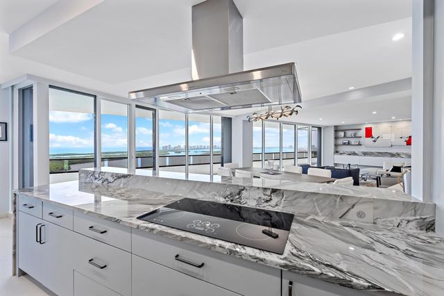 100 LAKESHORE Drive 2151, North Palm Beach, FL 33408