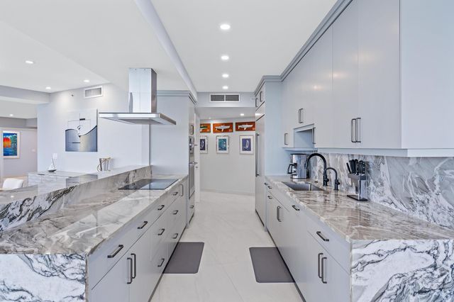 100 LAKESHORE Drive 2151, North Palm Beach, FL 33408