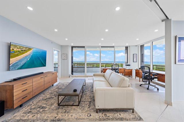 100 LAKESHORE Drive 2151, North Palm Beach, FL 33408