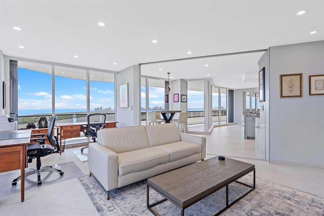 100 LAKESHORE Drive 2151, North Palm Beach, FL 33408