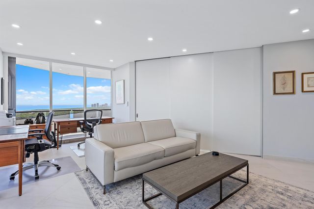 100 LAKESHORE Drive 2151, North Palm Beach, FL 33408