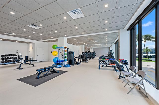 100 LAKESHORE Drive 2151, North Palm Beach, FL 33408