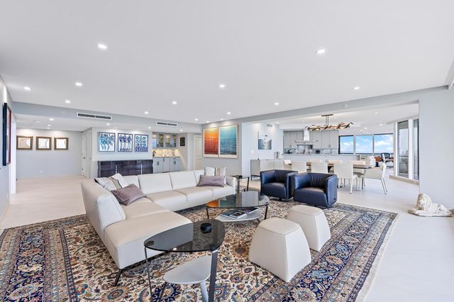 100 LAKESHORE Drive 2151, North Palm Beach, FL 33408