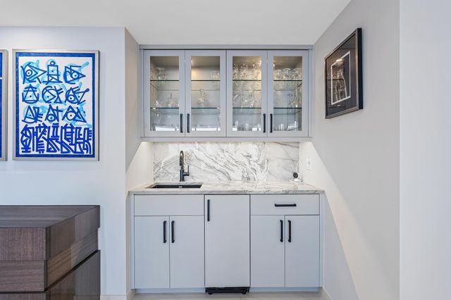 100 LAKESHORE Drive 2151, North Palm Beach, FL 33408