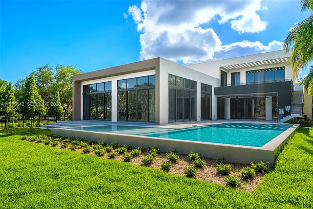 5825 SW 111th Ter, Pinecrest, FL 33156