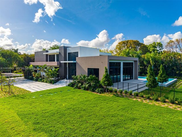5825 SW 111th Ter, Pinecrest, FL 33156