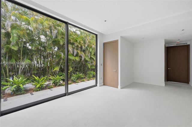 5825 SW 111th Ter, Pinecrest, FL 33156