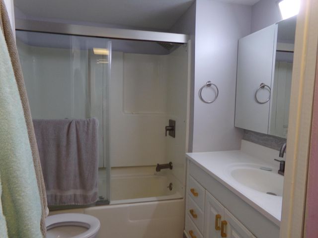 4215 MEADOW VIEW Drive, Boynton Beach, FL 33436