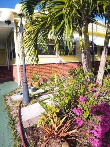 4215 MEADOW VIEW Drive, Boynton Beach, FL 33436