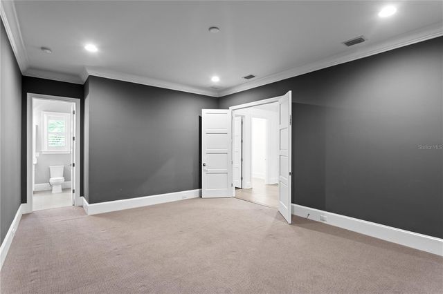 5015 W LONGFELLOW AVENUE, Tampa, FL 33629