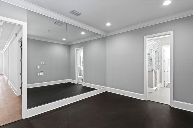 5015 W LONGFELLOW AVENUE, Tampa, FL 33629