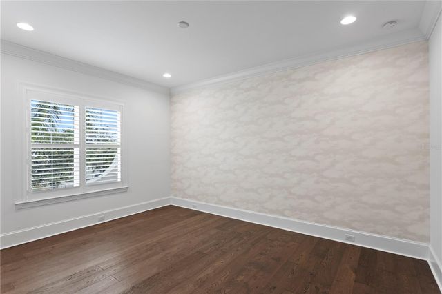 5015 W LONGFELLOW AVENUE, Tampa, FL 33629