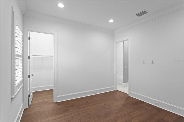 5015 W LONGFELLOW AVENUE, Tampa, FL 33629