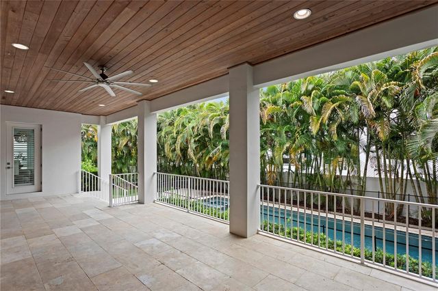 5015 W LONGFELLOW AVENUE, Tampa, FL 33629