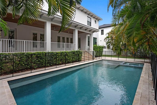 5015 W LONGFELLOW AVENUE, Tampa, FL 33629