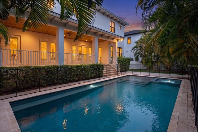 5015 W LONGFELLOW AVENUE, Tampa, FL 33629