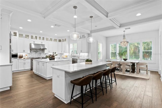 5015 W LONGFELLOW AVENUE, Tampa, FL 33629