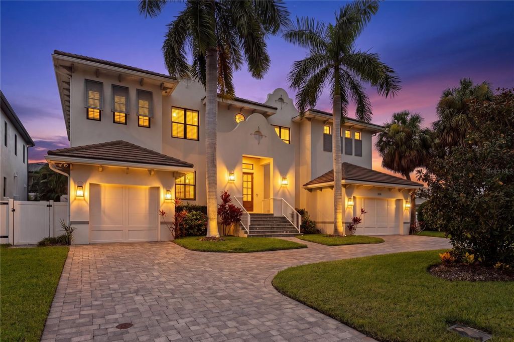 Image 2 of property listing at 5015 W LONGFELLOW AVENUE, Tampa, FL 33629