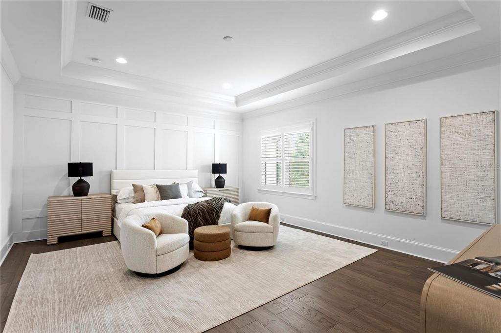 Image 20 of property listing at 5015 W LONGFELLOW AVENUE, Tampa, FL 33629