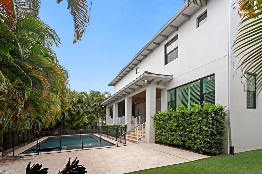 Image 36 of property listing at 5015 W LONGFELLOW AVENUE, Tampa, FL 33629