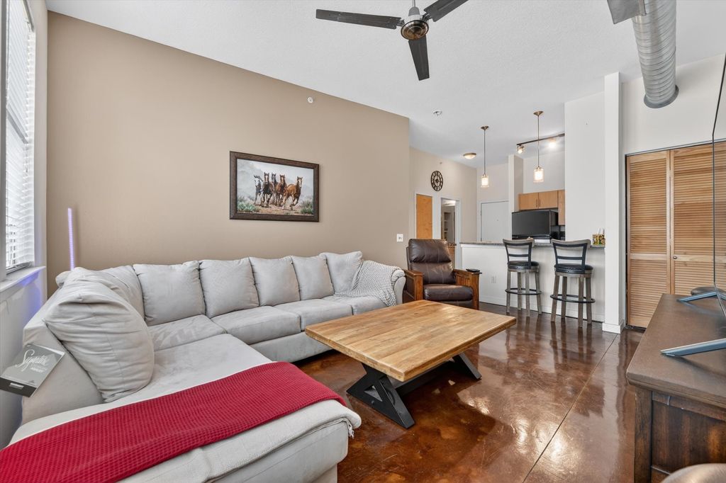201 W Lancaster Avenue 406, Fort Worth, TX 76102