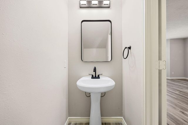 2925 La Salle Avenue, Conroe, TX 77304