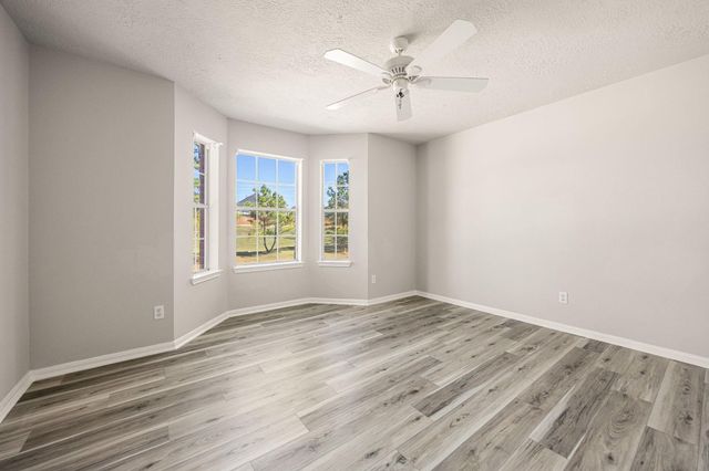 2925 La Salle Avenue, Conroe, TX 77304