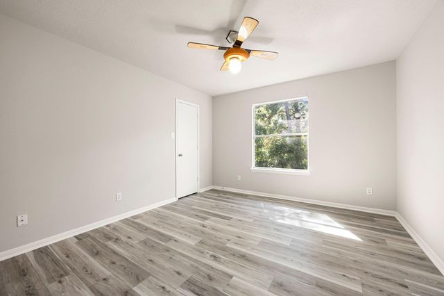 2925 La Salle Avenue, Conroe, TX 77304