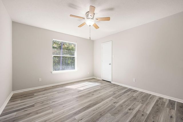 2925 La Salle Avenue, Conroe, TX 77304