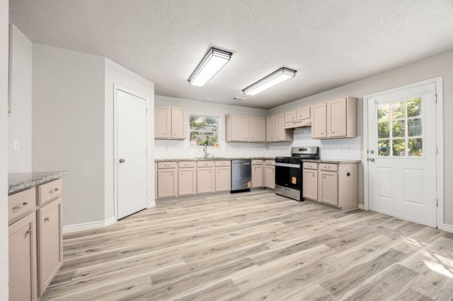 2925 La Salle Avenue, Conroe, TX 77304