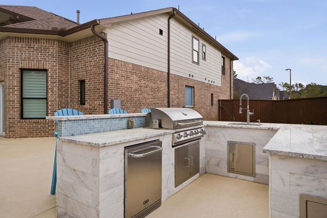 141 Bronze Bow Drive, Montgomery, TX 77316