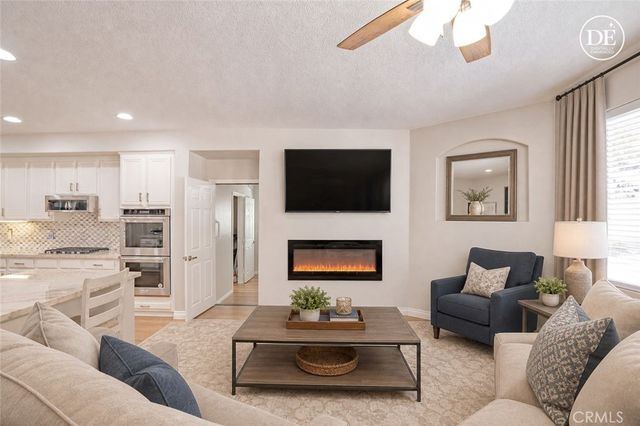 29223 Bernardo, Valencia, CA 91354