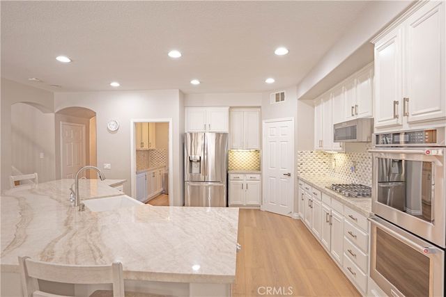 29223 Bernardo, Valencia, CA 91354
