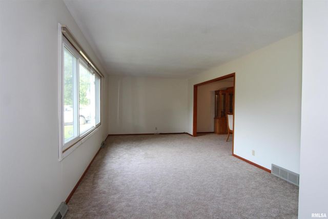 1510 7TH Avenue S, Clinton, IA 52732