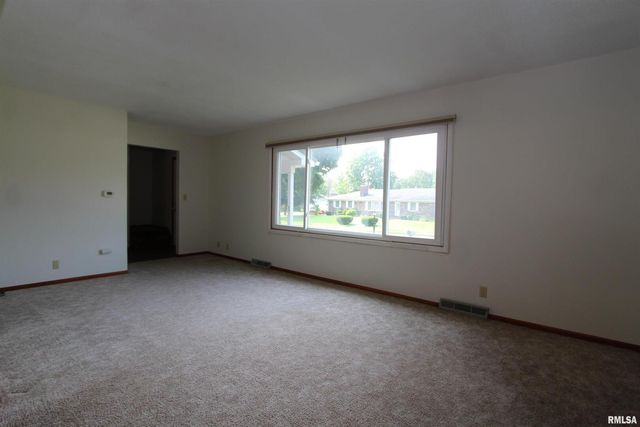 1510 7TH Avenue S, Clinton, IA 52732