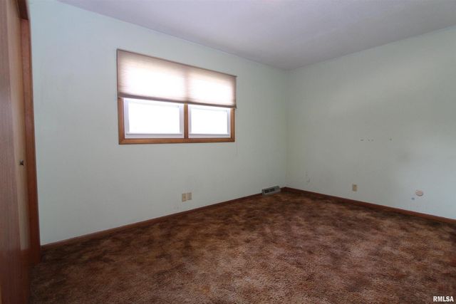 1510 7TH Avenue S, Clinton, IA 52732