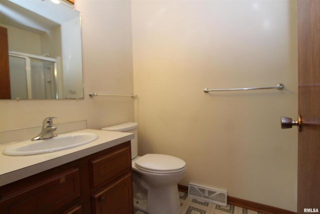 1510 7TH Avenue S, Clinton, IA 52732