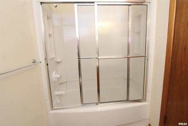 1510 7TH Avenue S, Clinton, IA 52732