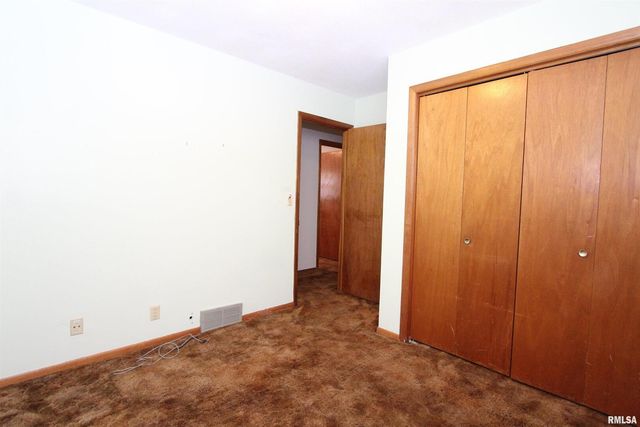 1510 7TH Avenue S, Clinton, IA 52732