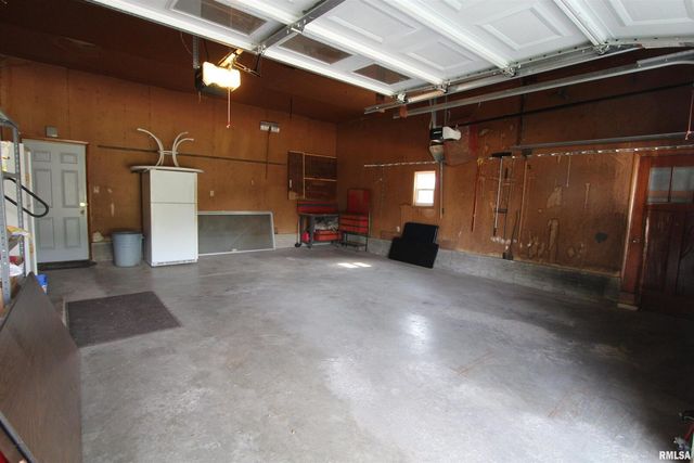 1510 7TH Avenue S, Clinton, IA 52732