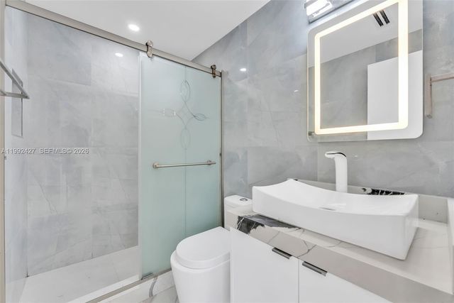 875 E 8th St, Hialeah, FL 33010