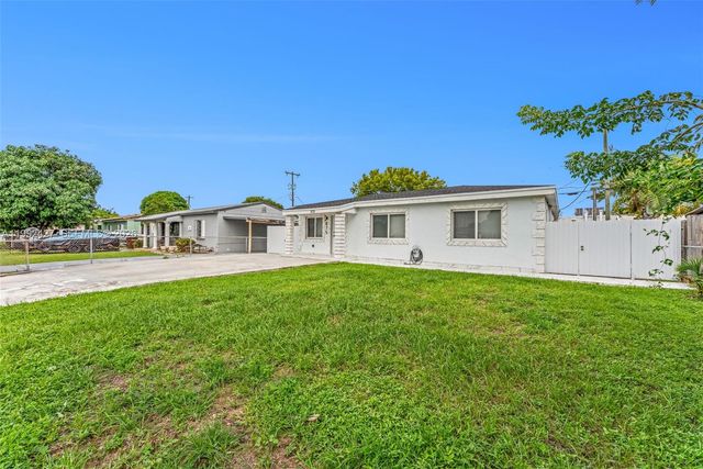 875 E 8th St, Hialeah, FL 33010