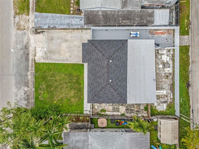 875 E 8th St, Hialeah, FL 33010