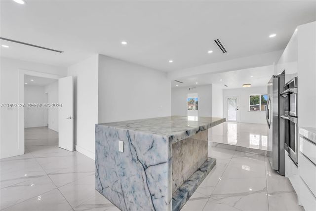 875 E 8th St, Hialeah, FL 33010