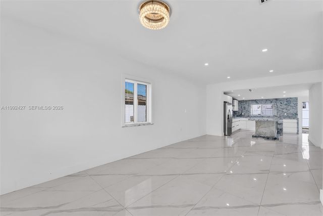 875 E 8th St, Hialeah, FL 33010