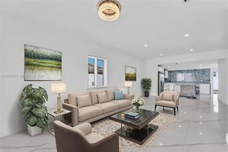 875 E 8th St, Hialeah, FL 33010