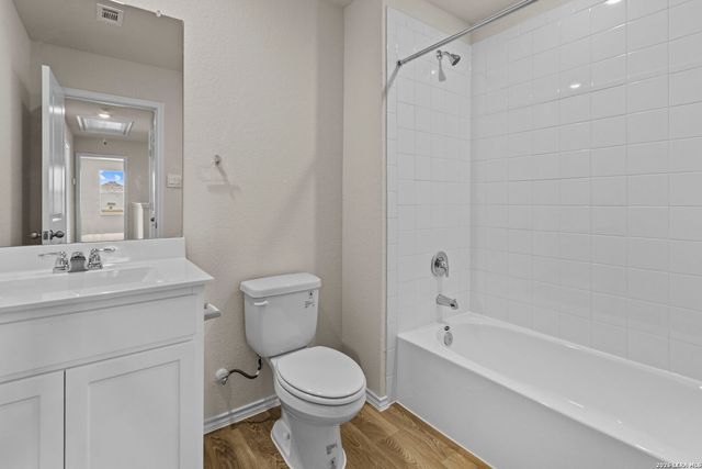 1027 Gladys Run, Seguin, TX 78155