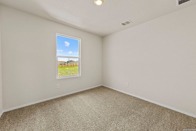 1027 Gladys Run, Seguin, TX 78155