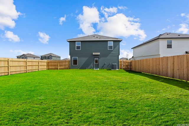 1027 Gladys Run, Seguin, TX 78155