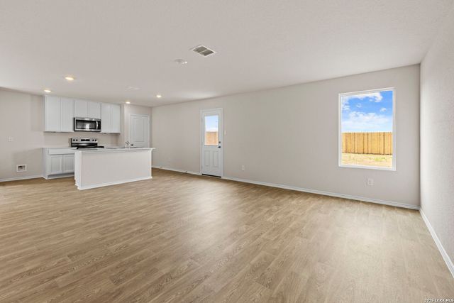 1027 Gladys Run, Seguin, TX 78155